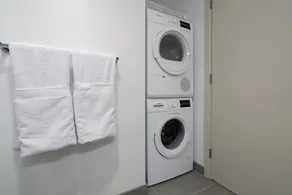 Comfy Kendall Square 1BR w/ Gym, W/D near MIT & River by Blueground - Image 2