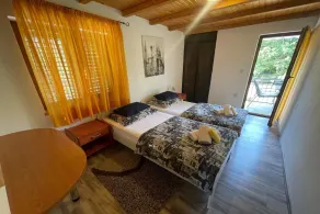 Semesterhus med privat pool - Image 4
