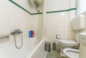 Victoria Queens Paradise Apartments - Image 3