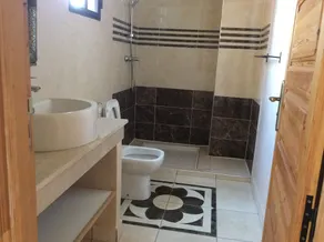 Rymlig villa 2 till 16 pers. utesluten, med pool, sluten trädgård inte förbises. - Image 5
