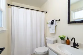 Grand Cozy Cottage - Image 2