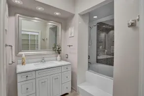 Fort Lauderdale Beach House with Golf Cart, Pool, walk to beach! - Image 2