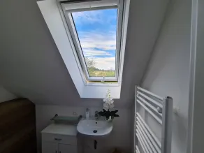 Newly renovated vacation home with large garden and terrace - Image 4