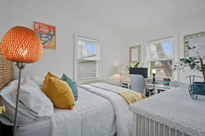 Sea Cliff Charm | 5 Min to Beach, Fire Pit & BBQ - Image 5