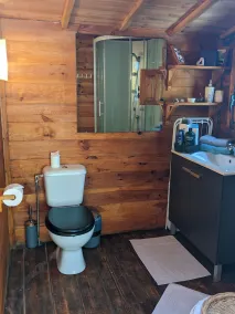 \"The Luv Shack\" privat træhytte med boblebad - Image 3