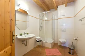 Holiday Apartment 'Maribell Appartement' with Lake View, Rowboat, Balcony and Wi-Fi - Image 3