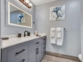Corner Lakeside with view, 2 Bedroom - Image 4