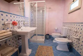 Seacily-pooludsigt og 3 ensuite-badeværelser - Image 4