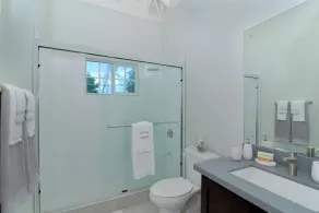 Entire home in Boscobel, Jamaica - Image 3