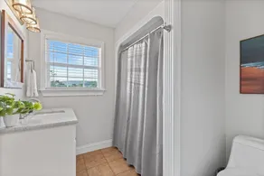 4BR Lakefront Getaway,Hot Tub,Dock - Image 4