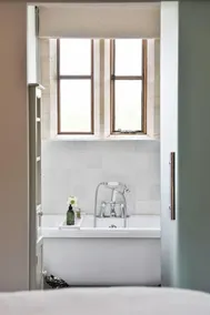 Luxury Romantic Coach House for 2 in the Cotswolds | EV - Image 2