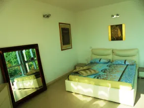 Frontlake Cristal Loft - Image 4