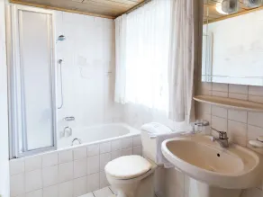 Hontheim Farmhouse Retreat - Image 4