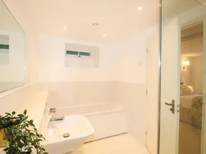 MILL COTTAGE, romantic, with a garden in Upwey - Image 3