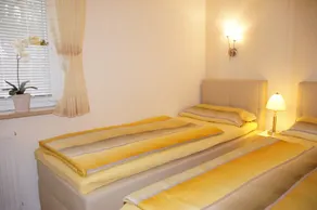 Apartment with a lake view directly opposite the green beach, WiFi, pets allowed - Image 5