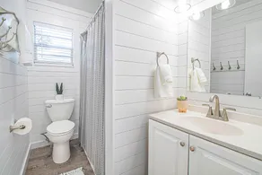 Bay La Launch: Two Bed / One Bath House - Image 3