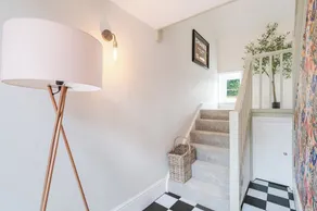 NEWLY REFURBED Coach house, private garden, Hot Tub, Games rm, Lake, Up to 8pax - Image 2