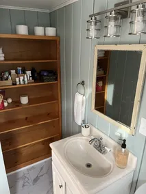 Lakefront Cottage - sleeps 6 - 2 baths  - Image 5