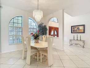FLORIDA RETREAT ENDLESS SPACE! DISCOUNTED one story 2800 sq ft with Pool - Image 4