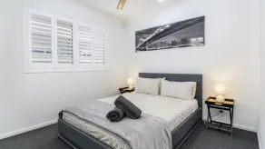 Studio on Bribie Canal - Image 3