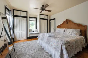 Victorian Lakehouse with private beach - Image 4