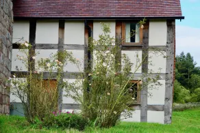 Self-catering farmhouse set in 68 acres of private land - dog and child friendly - Image 5