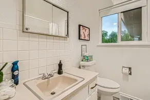 Easy to Denver-Marvelous Mid-Century Mod Charmer! - Image 2