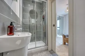 Two Bed Room City Apartment Southampton near Ocean Village, Sleeps 6 - Image 3