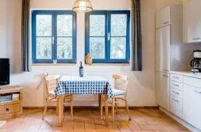 Appartamento con griglia, terrazza e giardino - Image 5