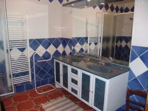 Historic XIV Century Cottage with Modern Comforts, Garden and Parking - Image 3