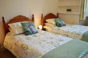 Budget apartment accommodation in Dunoon Sleeps 5 in 2 bedrooms - Image 5