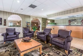 HOLIDAY INN - Image 4