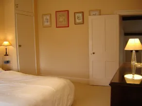 Ashfield cottage in Crickhowell with views of Usk Valley,and Brecon Beacons. - Image 4