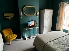 Robin’s Hollow: 2BD Home Near Wrexham AFC - Image 5