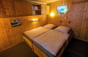 Upper floor of cozy chalet with big balcony & stunning views - Image 5