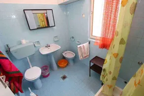 Holiday home with garden and barbecue near the beach - Image 3