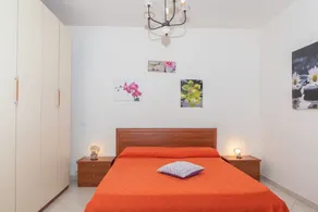 Cosy apartment for 6 guests with WIFI, pool, A/C, TV, patio and pets allowed - Image 3