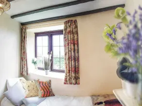 2 bedroom accommodation in Penmount, near Truro - Image 4