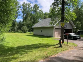 New 2 bedroom cottage house sleeps 7 on 214 ft lake frontage! - Image 5