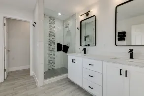 Awesome 5 Bed, 3 Bath, Great Old Town Location - Image 5