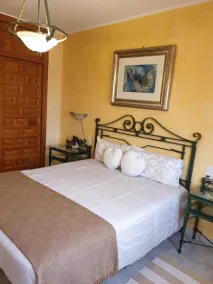 CHALET WITH CHARM! Spacious law garden, pool with deck and more - Image 5
