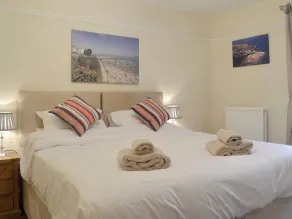 3 bedroom accommodation in New Quay - Image 3