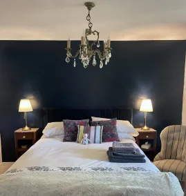 Laid Back Luxury in a Stunning Village, Walking Distance to Restaurants - Image 5