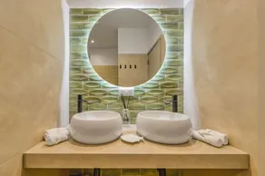 Casa Limão – Charming Apartment with Roof Terrace near Praia Grande - Image 2