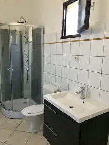 Renoveret lejlighed på 35m2 mellem Bastia og Porto-Vecchio - Image 2