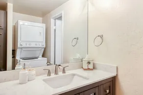 Golf course adjacent condo with furnished balcony, pool & fast WiFi - Image 2