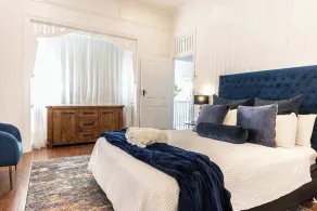 Urban Getaway Whole Home - 6BR/5BA, Sauna, Ipswich - Image 5