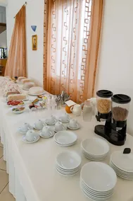 Royal Club Hotel - Image 4