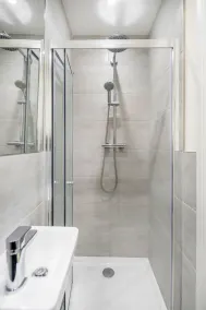 Stunning, Modern, Spacious Flat with Free Parking, Rural - Image 5