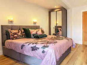 The Linden Suite - Uk40475 - Image 2